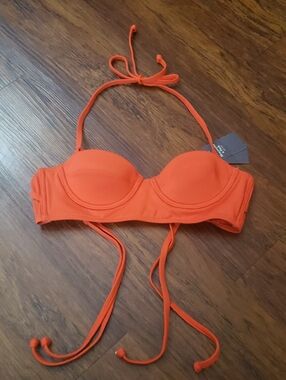 Abercrombie & Fitch Red Orange Halter Bikini Top Size XS New Trendy Summer Swim